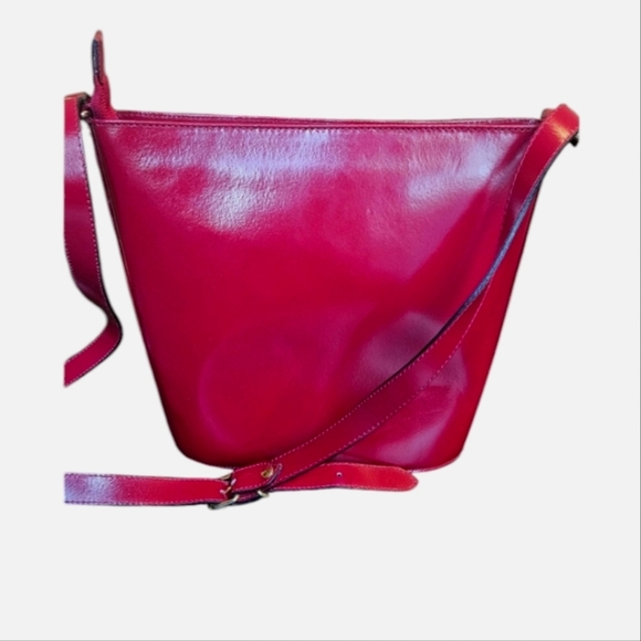 VINTAGE CRISTIAN Italian Cherry Red Genuine Leather shoulder bag. - Picture 1 of 14